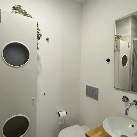 Modern Cozy In شقة