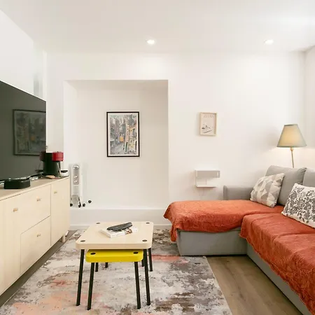 Modern Cozy In Apartment Lisbon