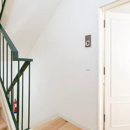 Апартаменти Modern Cozy In *