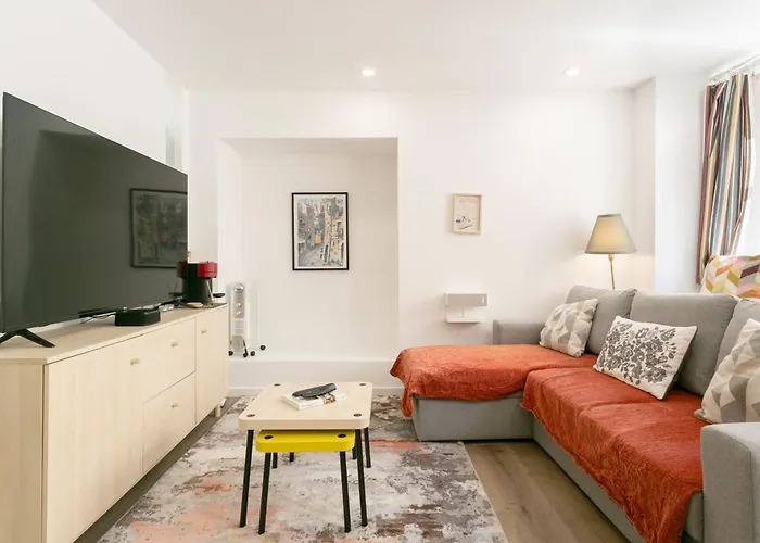 Modern Cozy In Apartment Lisbon